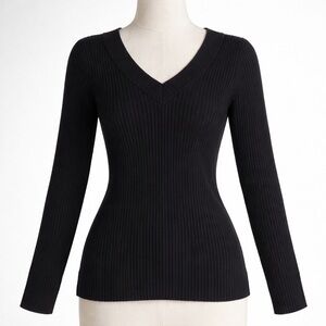 Kial Y2K tight silhouette ribbed V-neck sweater — sleek Y2K staple 🖤